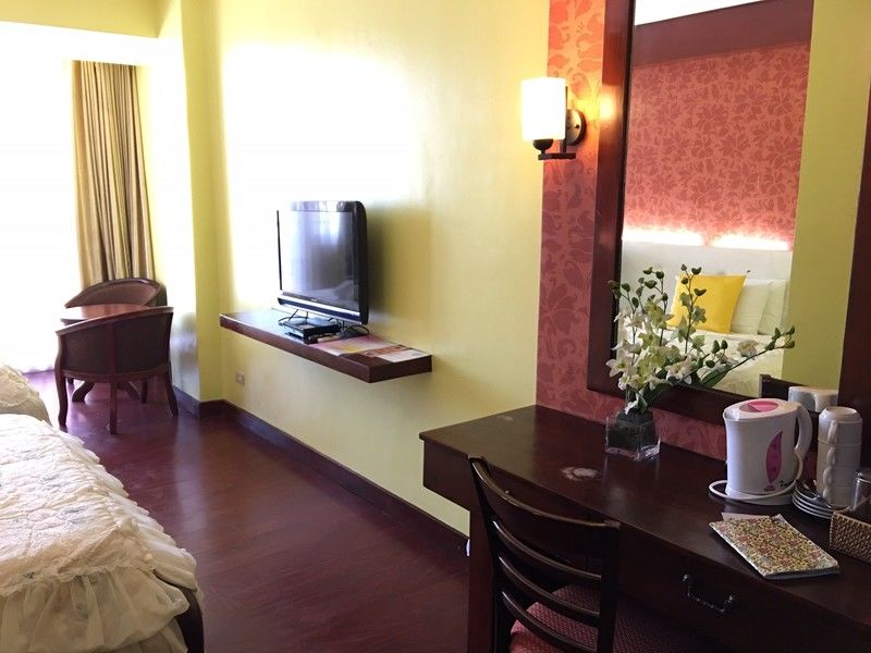Oyo 159 San Remigio Pensionne Suites Cebu Exterior photo