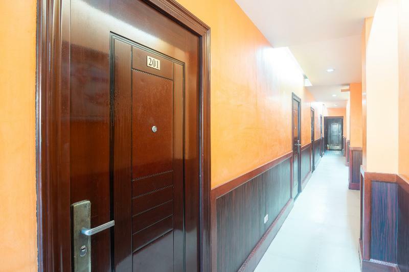 Oyo 159 San Remigio Pensionne Suites Cebu Exterior photo